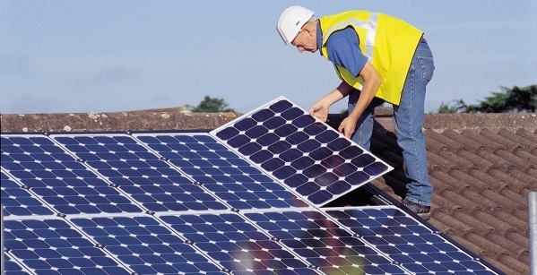 Energía solar térmica para agua caliente de uso sanitario y electricidad en Canarias
