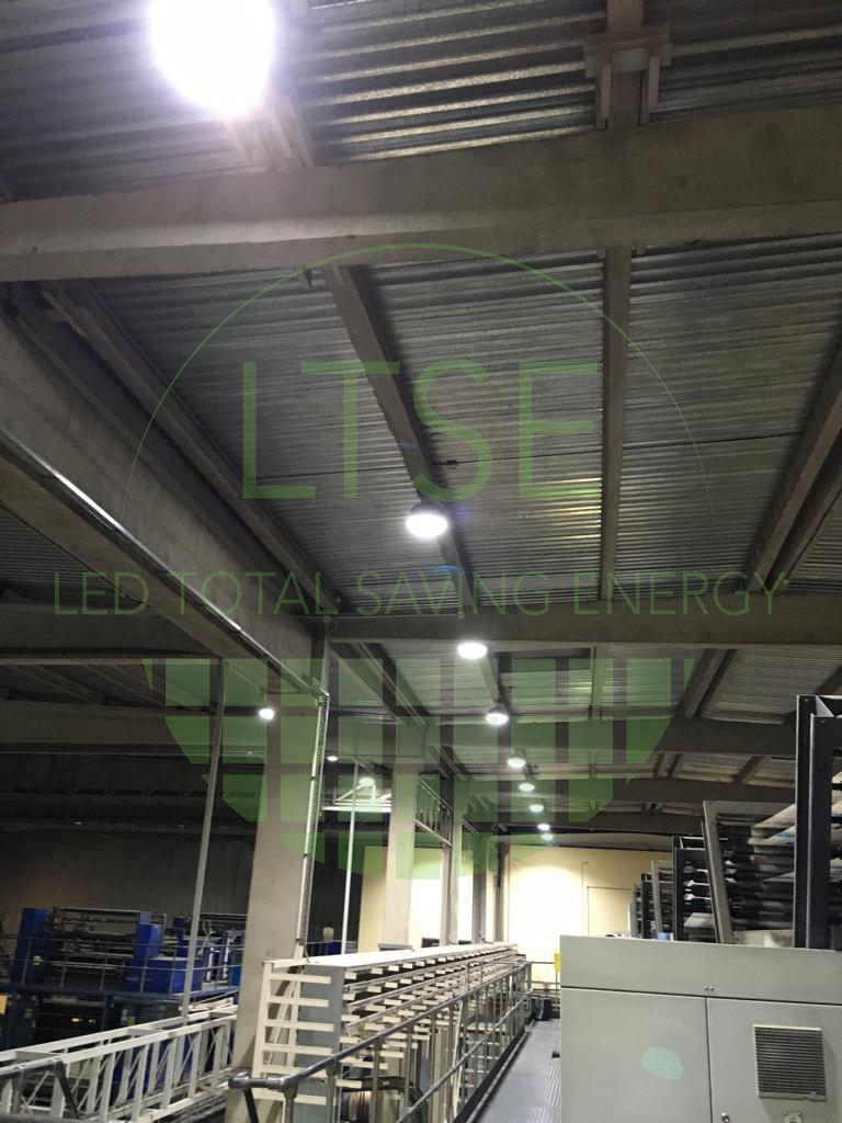Instalación Campanas LED Industrial modelo UFO
