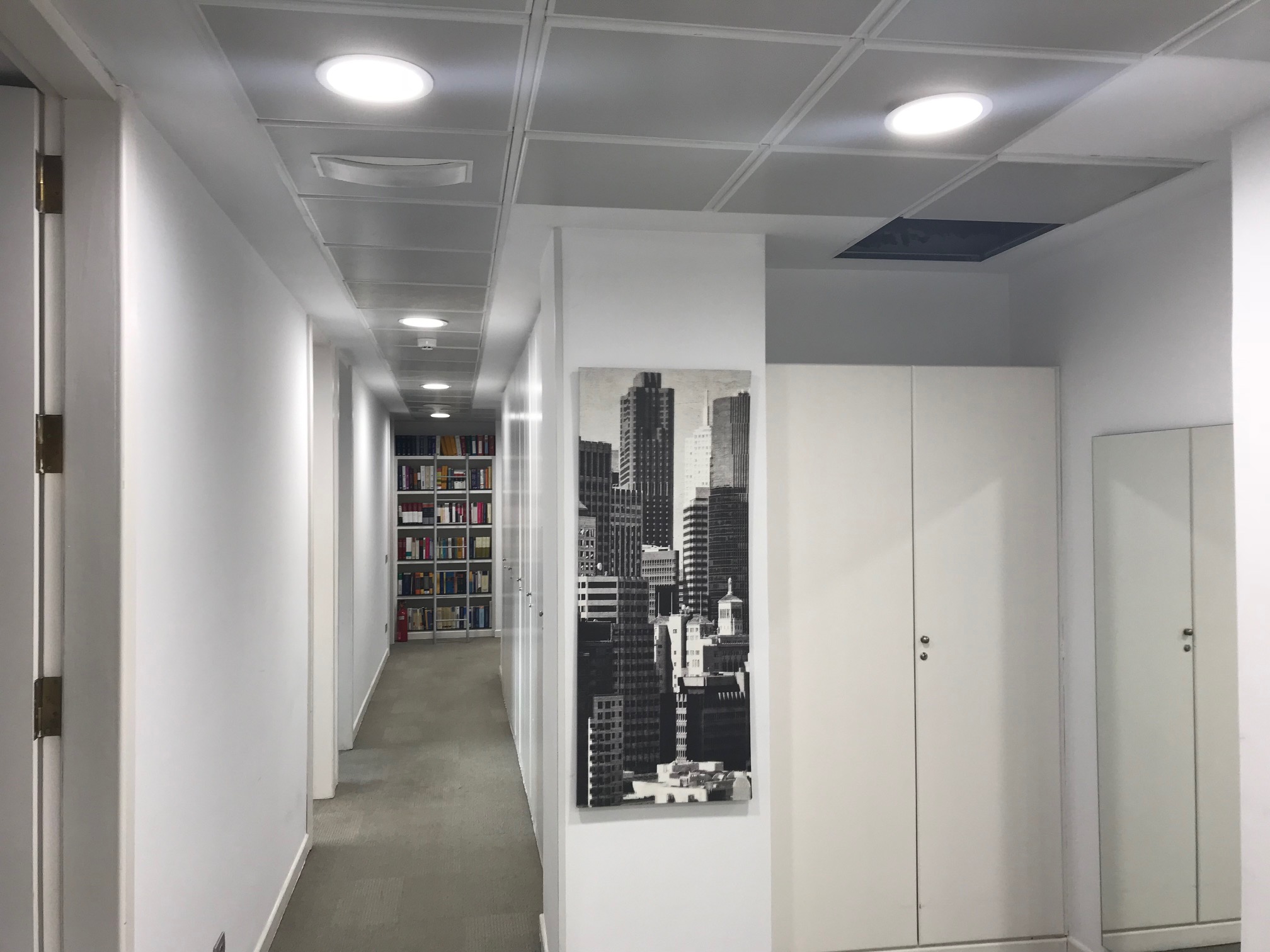 Instalación LED en interior de oficinas en Las Palmas de Gran Canaria