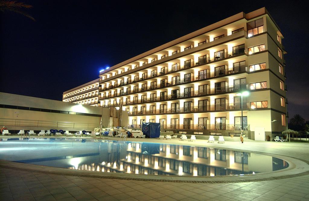 Iluminación LED fachada hotel