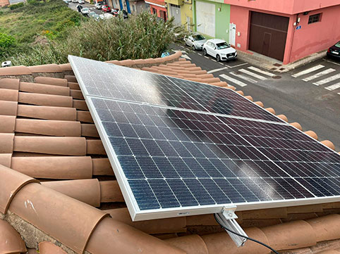 Instalación paneles fotovoltaicos San Cristóbal de La Laguna