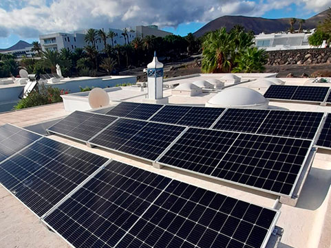 Instalación placas solares en Montaña Clara