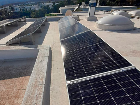 Paneles solares para autoconsumo fotovoltaico en Montaña Clara