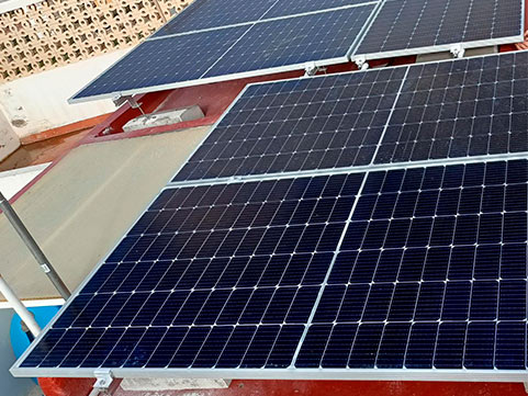 Instalacion paneles solares en Galdan