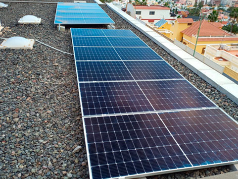 Instalacion placas solares Manuel Leon Falcon