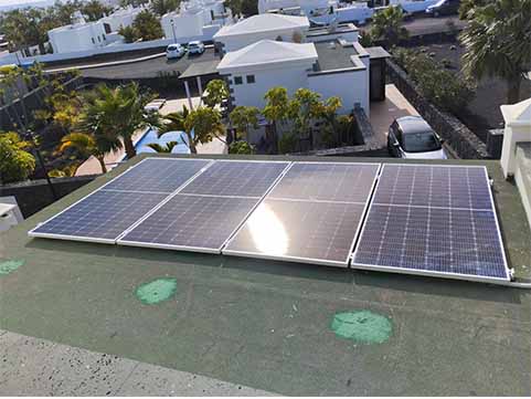 Paneles solares instalados en Alisios