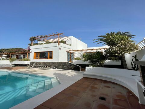 paneles-solares-puerto-del-carmen-lanzarote-6