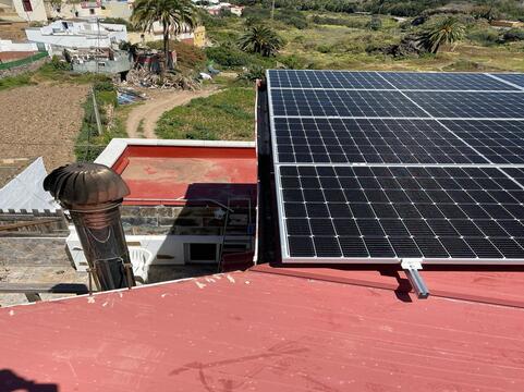 Instalación de paneles solares en Dragonal Alto