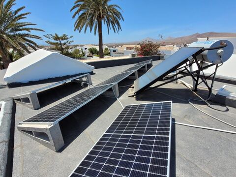 Paneles solares en Arrecife