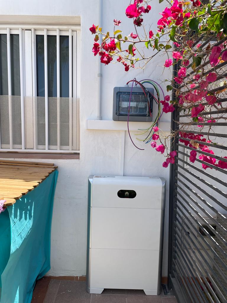 Inversor Huawei instalacion solar playa del Ingles