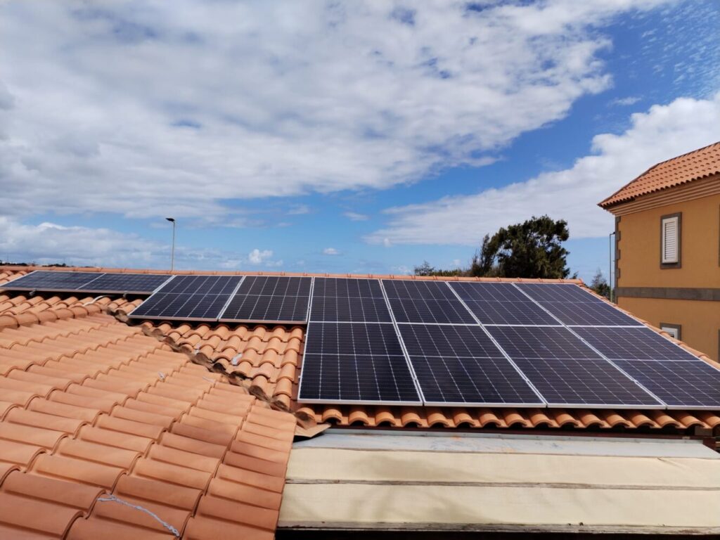 Techo con placa solar Canarias