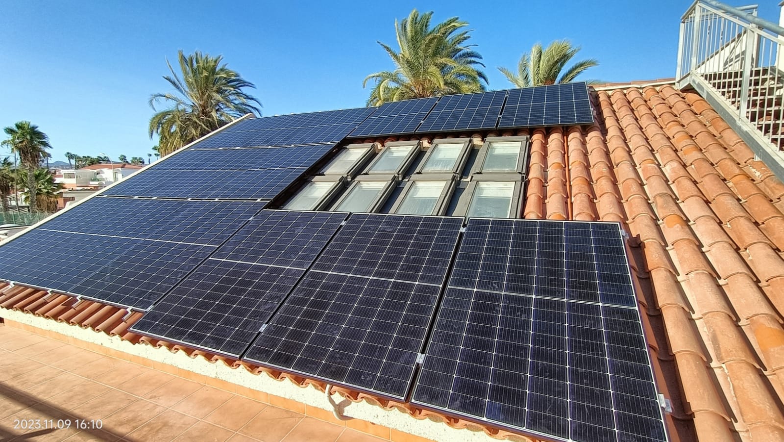 Placas solares en tejado inclinado
