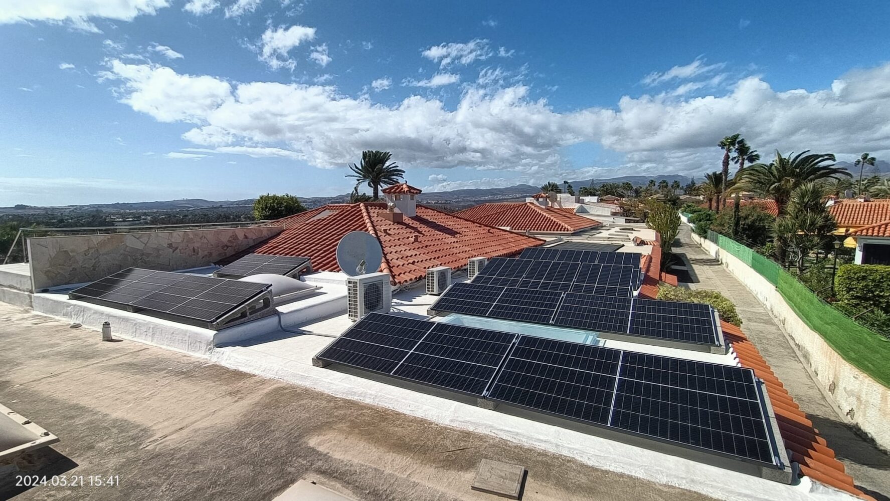 Instalación de un sistema fotovoltaico en Playa Del Inglés, Gran Canaria
